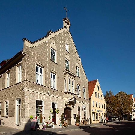 Hotel Weinstube Sinas Brettl à Nördlingen Extérieur photo